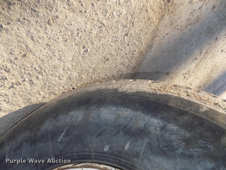 image for item DE7591 1988 Ford LT8000 dump truck