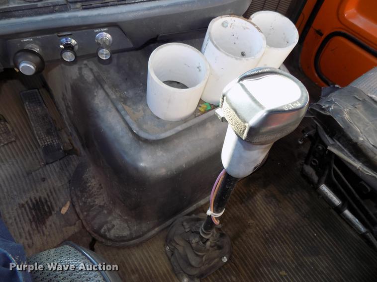 image for item DE7592 1986 Ford LNT9000 semi truck