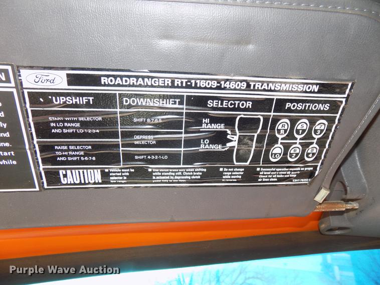 image for item DE7592 1986 Ford LNT9000 semi truck