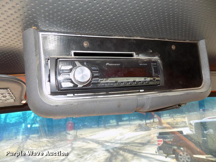 image for item DE7592 1986 Ford LNT9000 semi truck