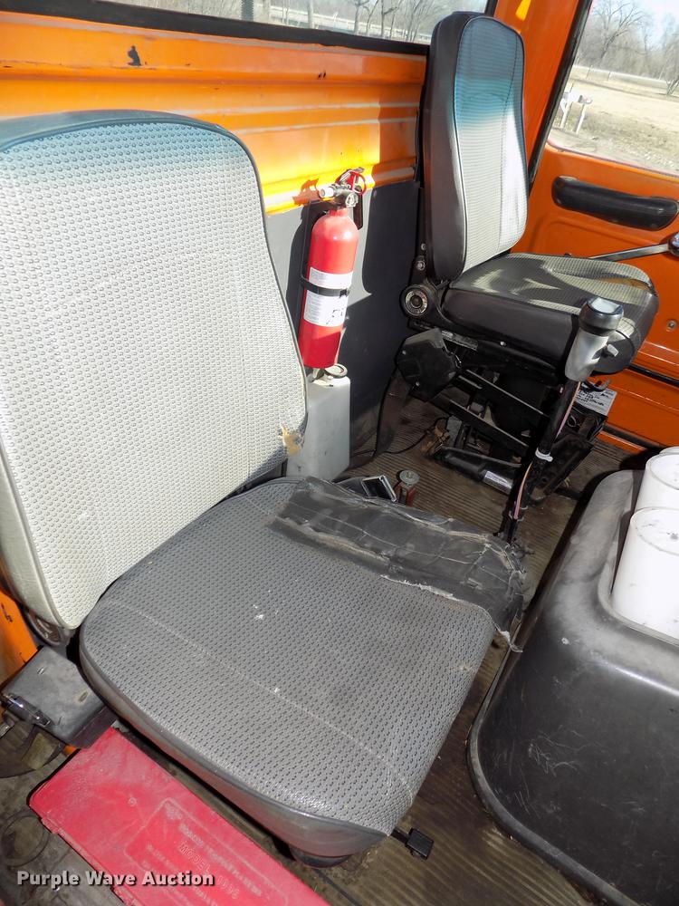 image for item DE7592 1986 Ford LNT9000 semi truck