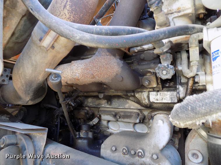 image for item DE7592 1986 Ford LNT9000 semi truck