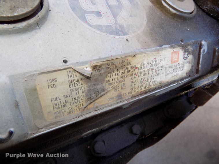 image for item DE7592 1986 Ford LNT9000 semi truck