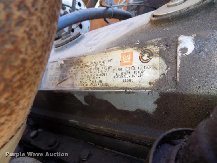 image for item DE7592 1986 Ford LNT9000 semi truck