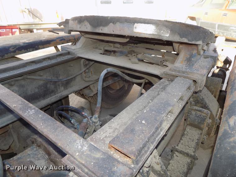 image for item DE7592 1986 Ford LNT9000 semi truck