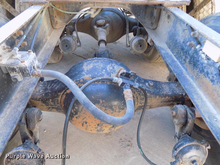 image for item DE7592 1986 Ford LNT9000 semi truck