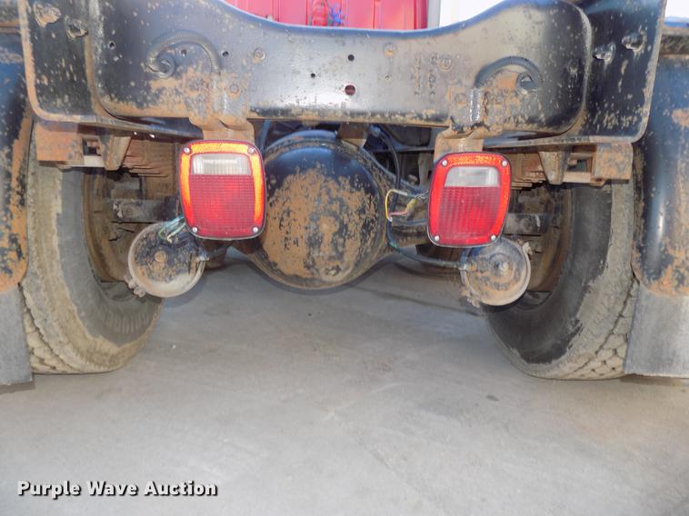 image for item DE7592 1986 Ford LNT9000 semi truck