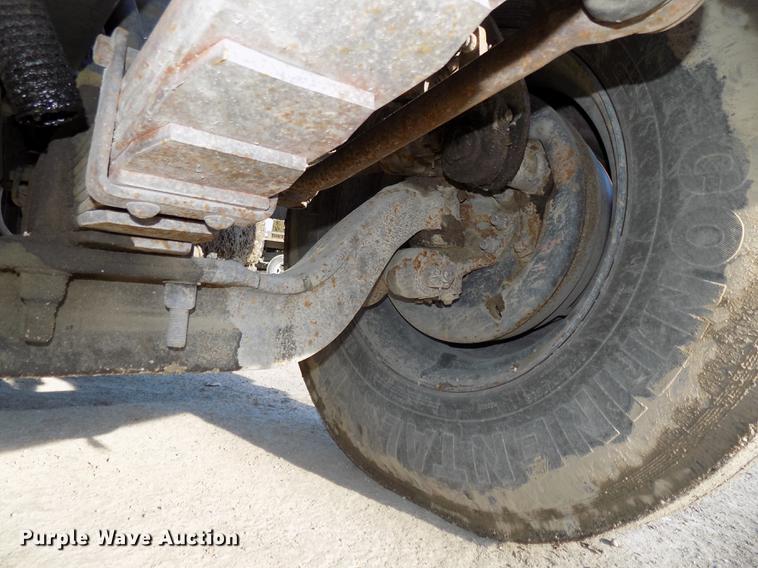 image for item DE7592 1986 Ford LNT9000 semi truck