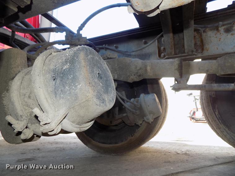 image for item DE7592 1986 Ford LNT9000 semi truck