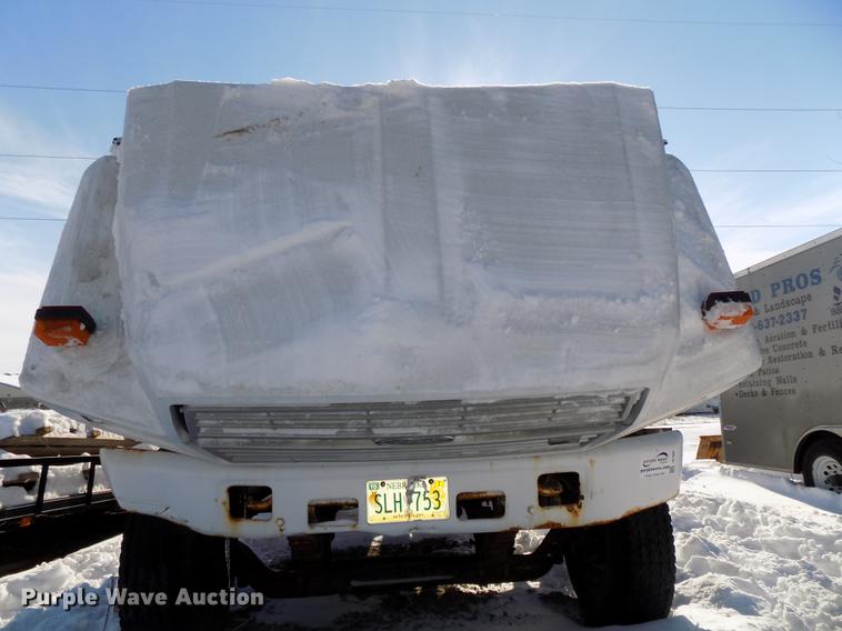 image for item DE7603 1989 Ford F700 spreader truck