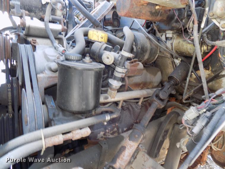 image for item DE7603 1989 Ford F700 spreader truck