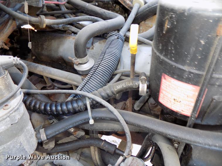 image for item DE7603 1989 Ford F700 spreader truck