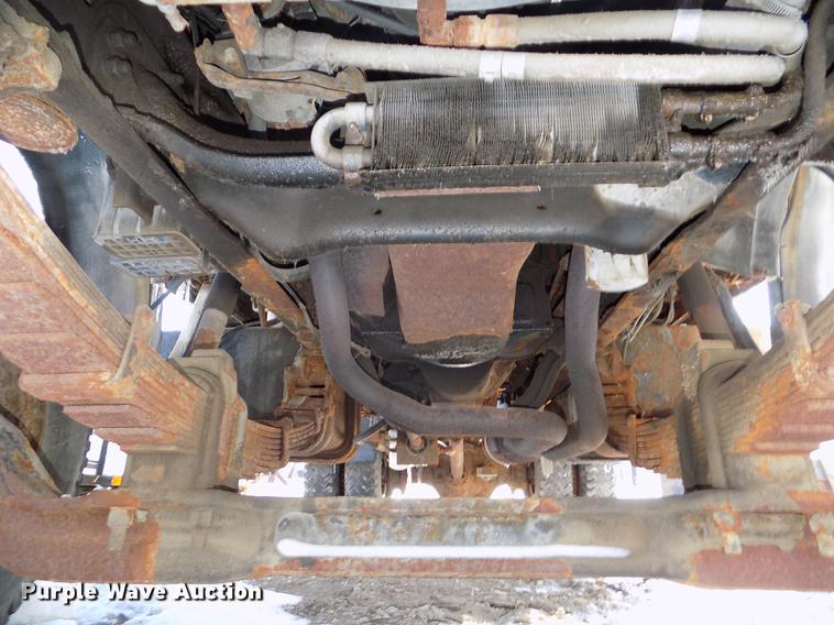 image for item DE7603 1989 Ford F700 spreader truck