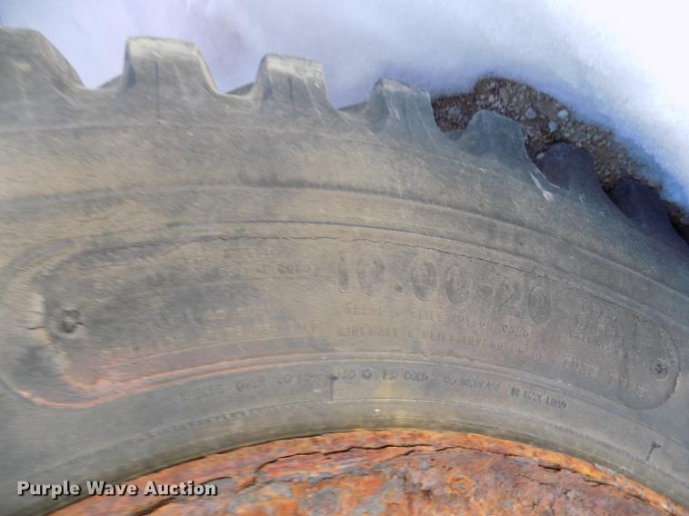 image for item DE7603 1989 Ford F700 spreader truck