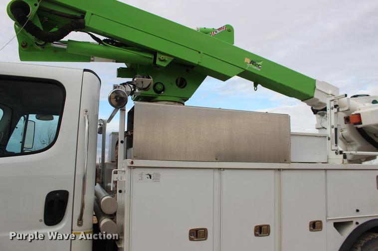 image for item DE8784 2013 Freightliner Business Class M2 bucket truck