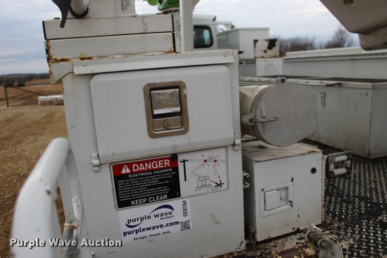 image for item DE8784 2013 Freightliner Business Class M2 bucket truck