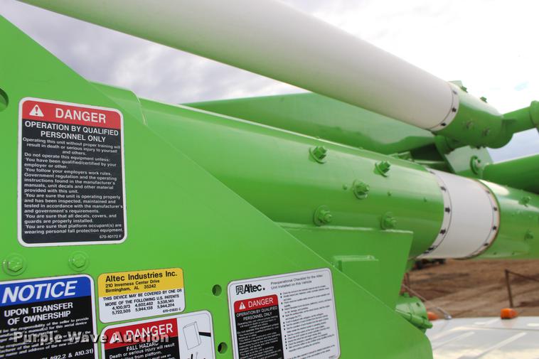 image for item DE8784 2013 Freightliner Business Class M2 bucket truck