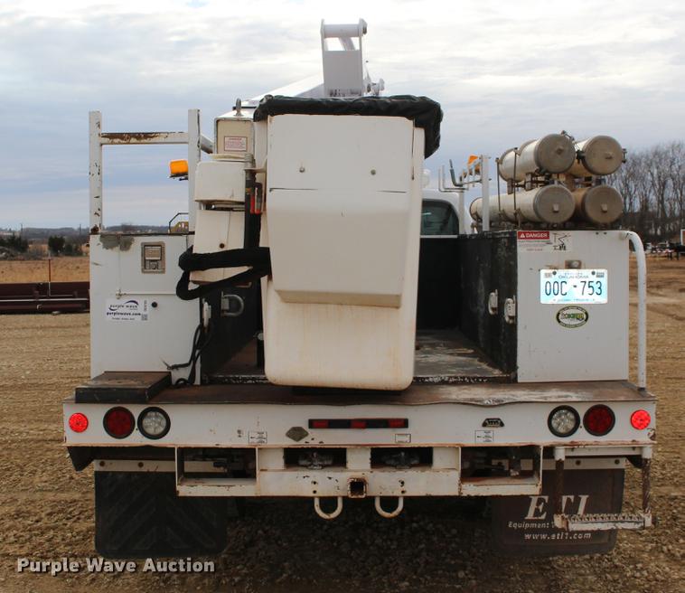 image for item DE8785 2011 Ford F550 Super Duty bucket truck