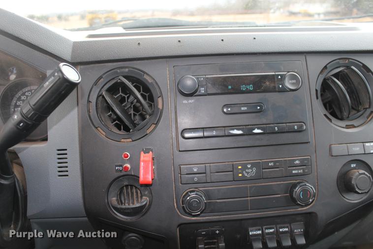 image for item DE8785 2011 Ford F550 Super Duty bucket truck