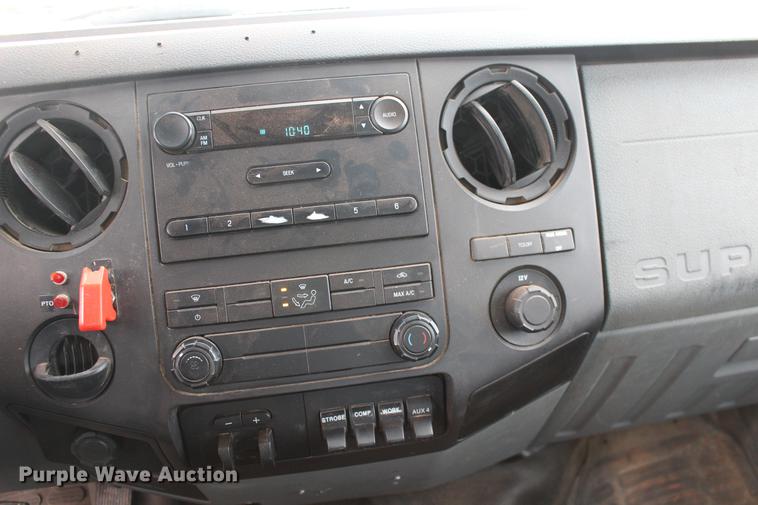 image for item DE8785 2011 Ford F550 Super Duty bucket truck