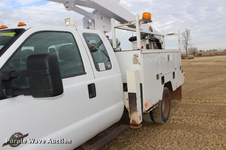 image for item DE8785 2011 Ford F550 Super Duty bucket truck