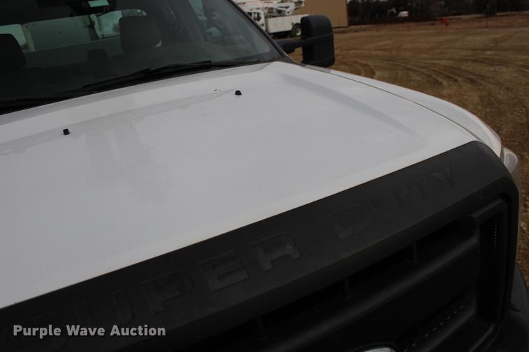 image for item DE8785 2011 Ford F550 Super Duty bucket truck