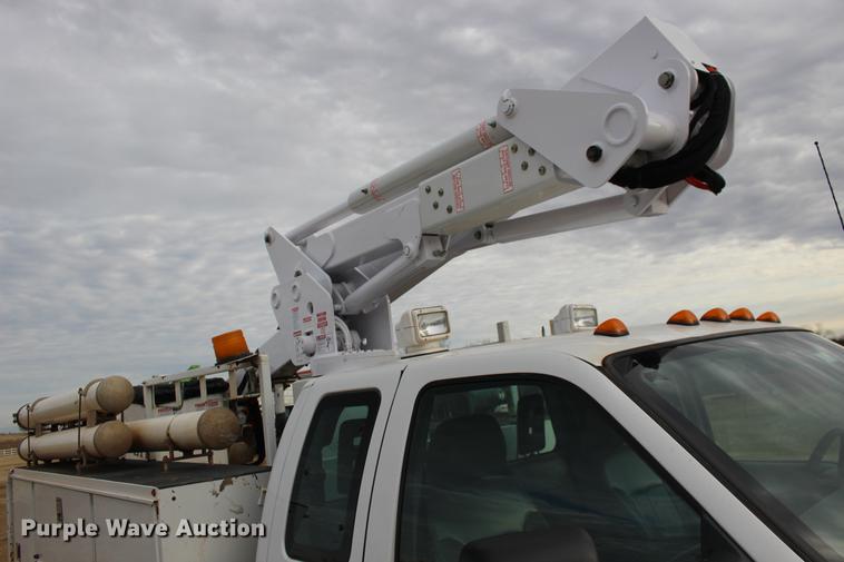 image for item DE8785 2011 Ford F550 Super Duty bucket truck