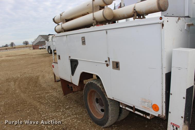 image for item DE8785 2011 Ford F550 Super Duty bucket truck