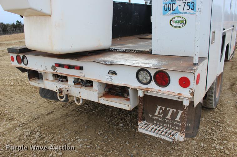 image for item DE8785 2011 Ford F550 Super Duty bucket truck
