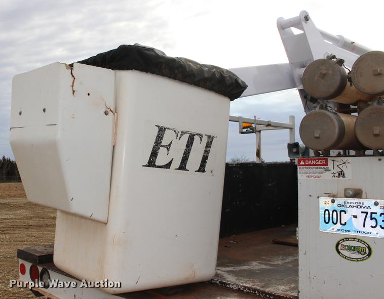 image for item DE8785 2011 Ford F550 Super Duty bucket truck