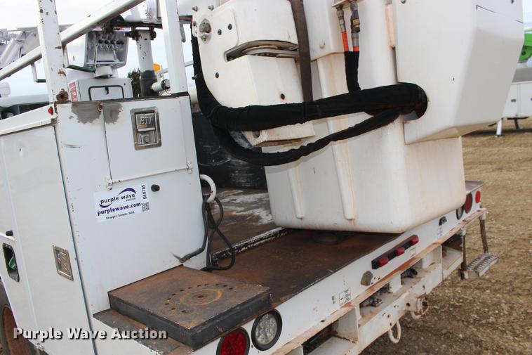 image for item DE8785 2011 Ford F550 Super Duty bucket truck