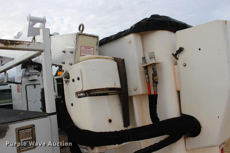 image for item DE8785 2011 Ford F550 Super Duty bucket truck