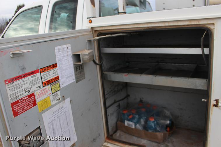 image for item DE8785 2011 Ford F550 Super Duty bucket truck