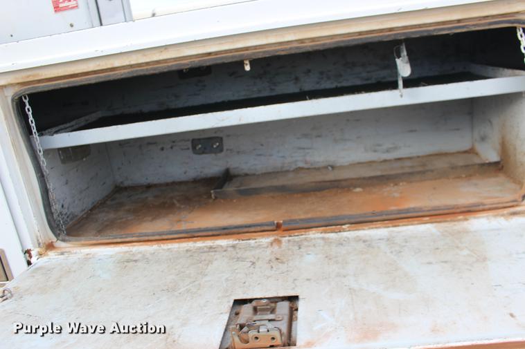 image for item DE8785 2011 Ford F550 Super Duty bucket truck