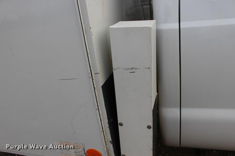 image for item DE8785 2011 Ford F550 Super Duty bucket truck