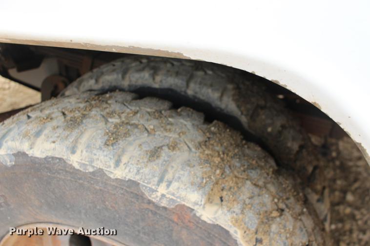 image for item DE8785 2011 Ford F550 Super Duty bucket truck