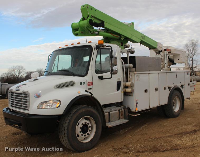 image for item DE8786 2013 Freightliner M2 106 bucket truck