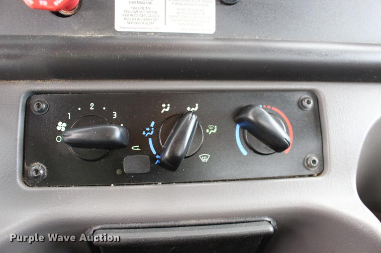 image for item DE8786 2013 Freightliner M2 106 bucket truck