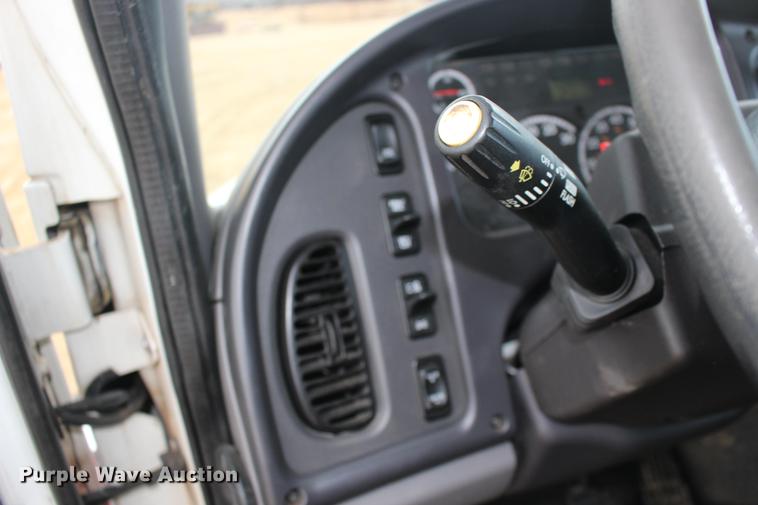 image for item DE8786 2013 Freightliner M2 106 bucket truck