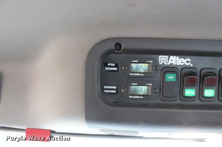 image for item DE8786 2013 Freightliner M2 106 bucket truck