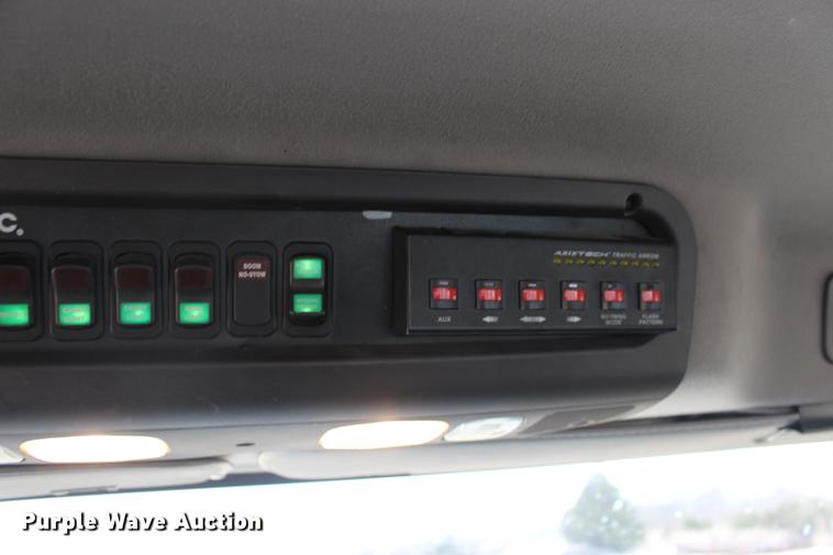 image for item DE8786 2013 Freightliner M2 106 bucket truck