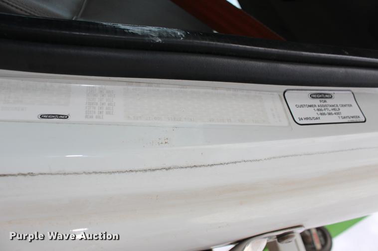 image for item DE8786 2013 Freightliner M2 106 bucket truck