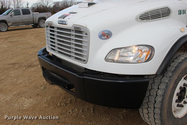 image for item DE8786 2013 Freightliner M2 106 bucket truck