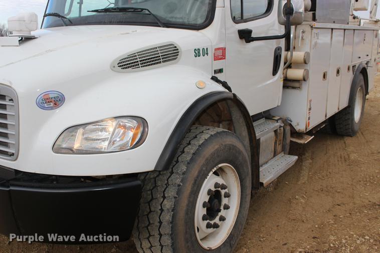 image for item DE8786 2013 Freightliner M2 106 bucket truck