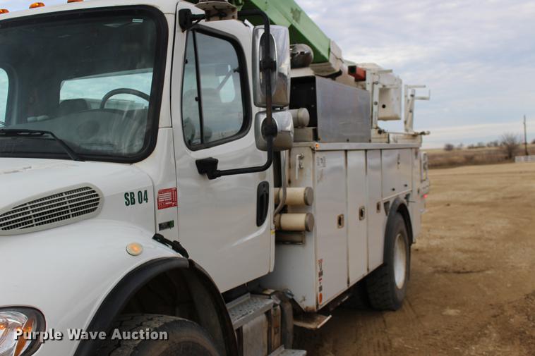 image for item DE8786 2013 Freightliner M2 106 bucket truck