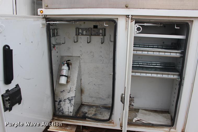 image for item DE8786 2013 Freightliner M2 106 bucket truck