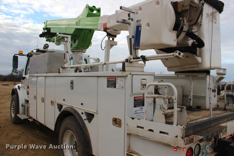 image for item DE8786 2013 Freightliner M2 106 bucket truck