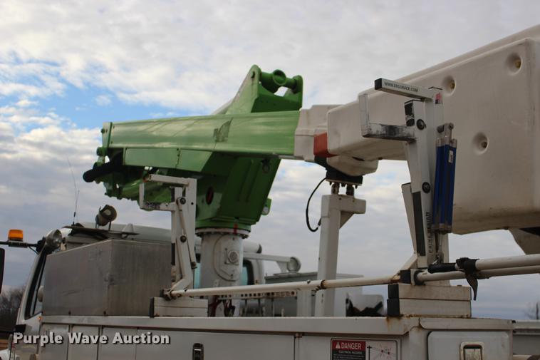 image for item DE8786 2013 Freightliner M2 106 bucket truck