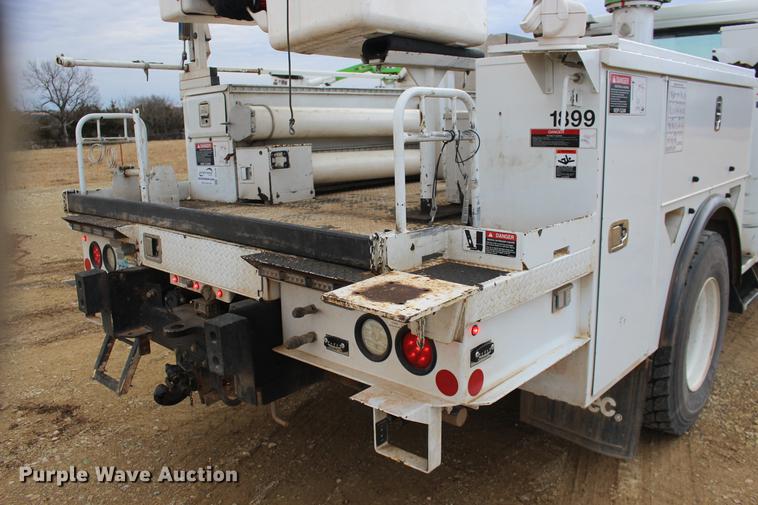 image for item DE8786 2013 Freightliner M2 106 bucket truck