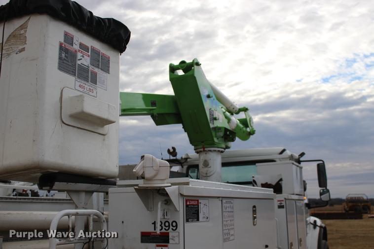 image for item DE8786 2013 Freightliner M2 106 bucket truck